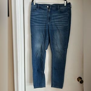Old Navy Women's Skinny Jeans in Deep Blue
